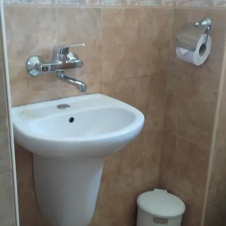 Levterovi Guest