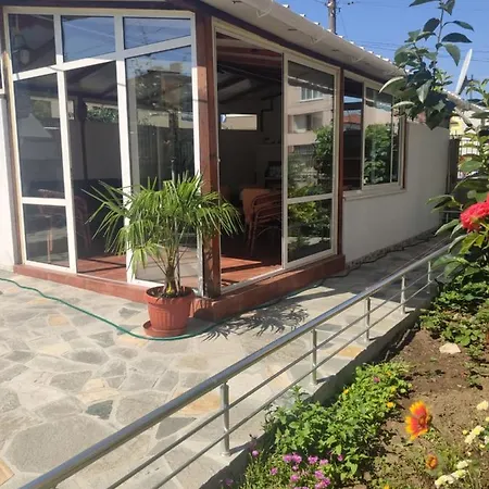 Levterovi Guest *